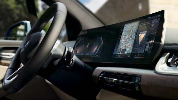 Modern iç tasarım, BMW 2 Serisi Active Tourer U06 BMW 2 Serisi Active Tourer U06, iç tasarım, BMW Kavisli Ekran ile kokpit görünümü
