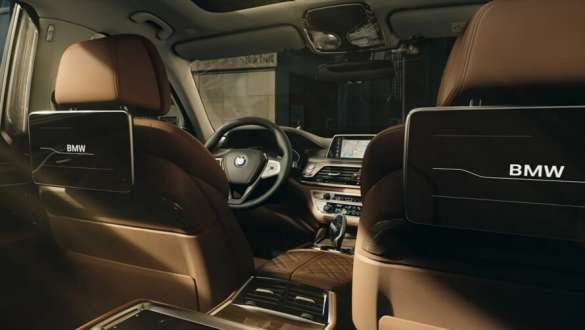 BMW 7 Serisi Sedan, Arka koltuk eğlence sistemi. BMW 7 Serisi Sedan, Arka koltuk eğlence sistemi.