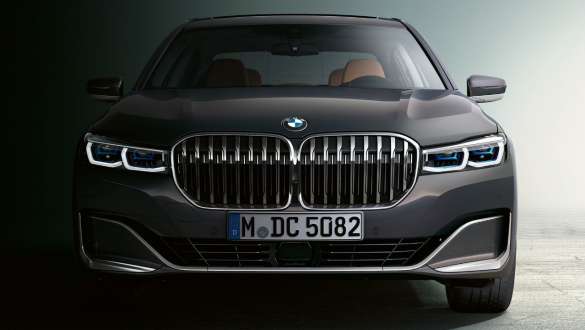 BMW 7 Serisi Sedan, ön rüzgarlık BMW 7 Serisi Sedan: Önden görünüm, ön rüzgarlığın yakın çekimi