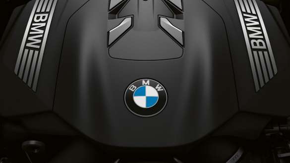 BMW TwinPower Turbo sıralı 6 silindirli benzinli motor BMW 7 Serisi Sedan: BMW TwinPower Turbo sıralı 6 silindirli benzinli motorun yakın çekimi