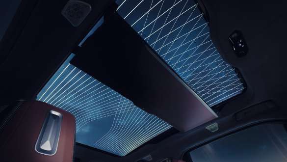 Panoramik Cam Tavan/Sky Lounge, BMW 7 Serisi Sedan G70 ICE 740i M Sport donanımı BMW 7 Serisi Sedan G70 ICE 740i M Sport donanımı, iç tasarım görünümü, Panoramik Cam Tavan/Sky Lounge