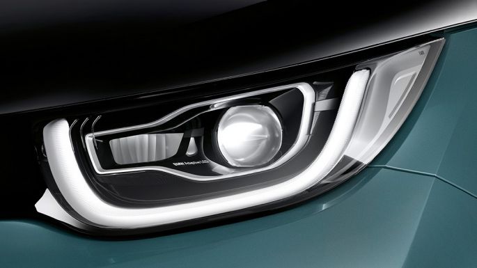 BMW i3, LED farlar BMW i3 I01 Metalik Mat Gri vurgulu Metalik Bej/Jucaro, ön LED farların yakın plan görüntüsü