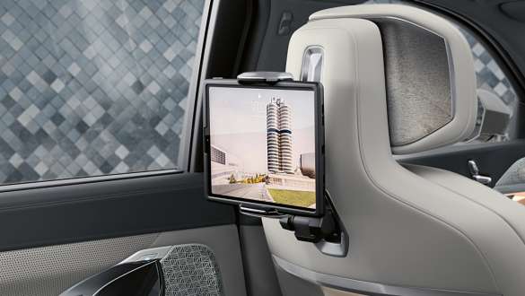BMW Seyahat ve Konfor Sistemi için BMW koruyucu kılıf ile üniversal tablet tutucu, Yeni BMW i7 M70 xDrive Sedan G70 Yeni BMW i7 M70 xDrive Sedan G70 BMW Seyahat ve Konfor Sistemi için BMW koruyucu kılıf ile BMW üniversal tablet tutucu
