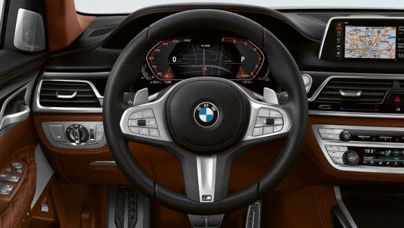 M deri direksiyon BMW M760Li xDrive Sedan, BMW 7 Serisi M Performance, M deri direksiyon