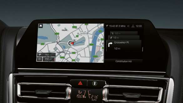 BMW Live Cockpit Professional. BMW Live Cockpit Professional özellikli BMW 8 Serisi Cabrio M Otomobilleri.