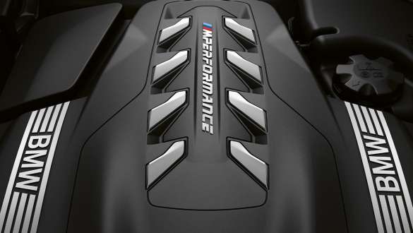 M TwinPower Turbo 8 silindirli benzinli motor. BMW M850i xDrive Cabrio’nun M TwinPower Turbo 8 silindirli benzinli motoru.