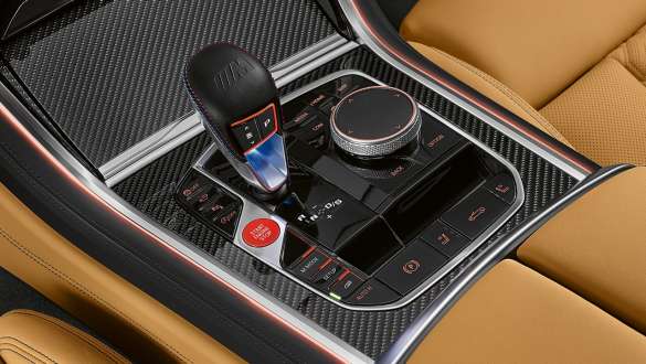 M vites seçim kolu. BMW M8 Competition Cabrio’nun M vites seçim kolu.