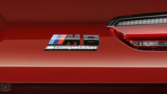M8 Competition isimlik. BMW M8 Competition Cabrio M8 Competition isimliği.