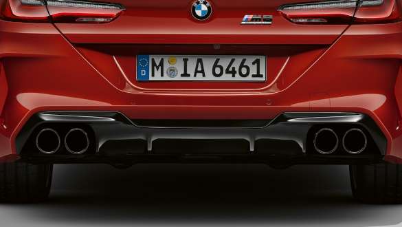 M Sport egzoz sistemi. M Sport egzoz sistemine sahip BMW M8 Competition Cabrio.
