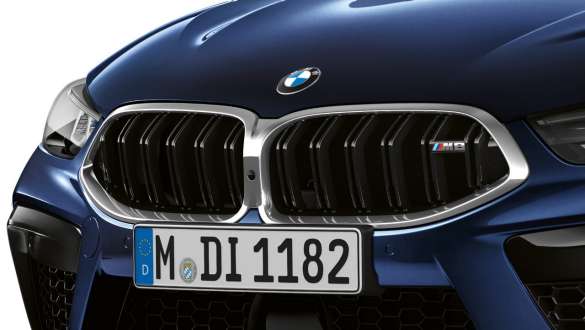 Yeni BMW M8 Cabrio F91 parlak krom M Böbrek Izgaralar Yeni BMW M8 Cabrio F91 BMW Individual Metalik Mavi/Tanzanite parlak krom M Böbrek Izgaralar