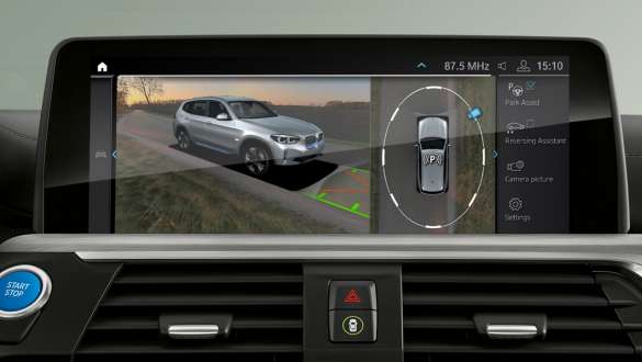 Park Asistanı Plus BMW iX3 G08 Park Asistanı Plus BMW iX3 G08 Kontrol Ekranı iç tasarım