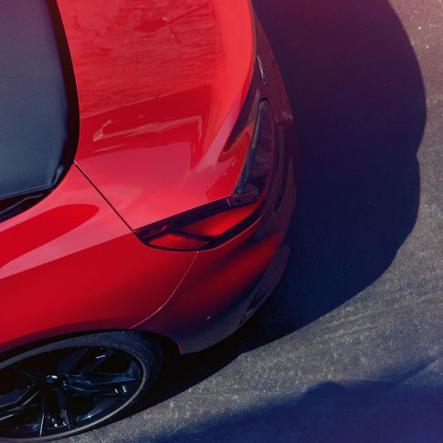 BMW Z4 Roadster’ın arka tasarımı ve arka jantları BMW Z4 Roadster’ın arka tasarımı ve arka jantlarının kuşbakışı görünümü