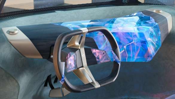 Havada asılı gibi duran görünümüyle ön konsol, BMW i Vision Circular BMW i Vision Circular, vizyon otomobil, iç tasarım, havada asılı gibi duran görünümüyle ön konsol