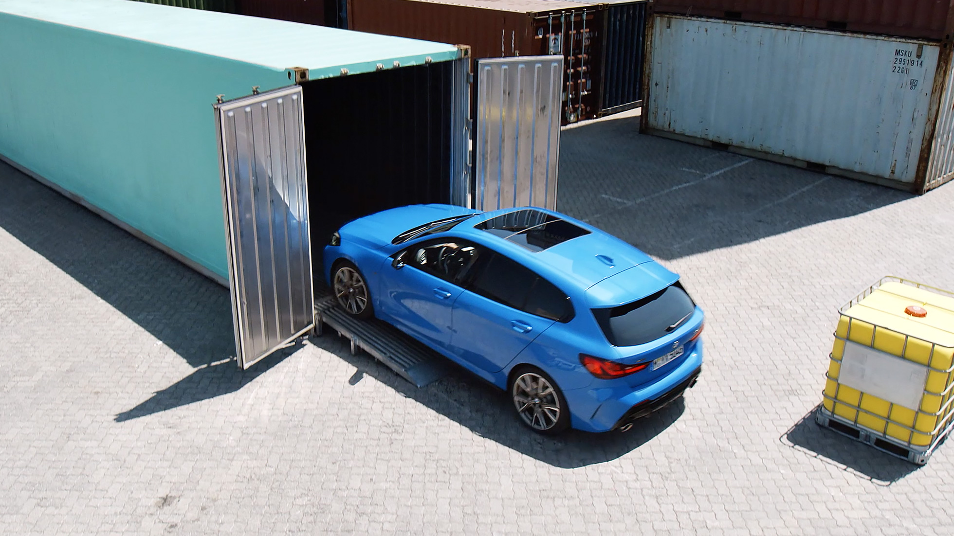 BMW 1 Serisi Park Asistanı. BMW 1 Serisi’nde Geri Vites Asistanı içeren Park Asistanı.