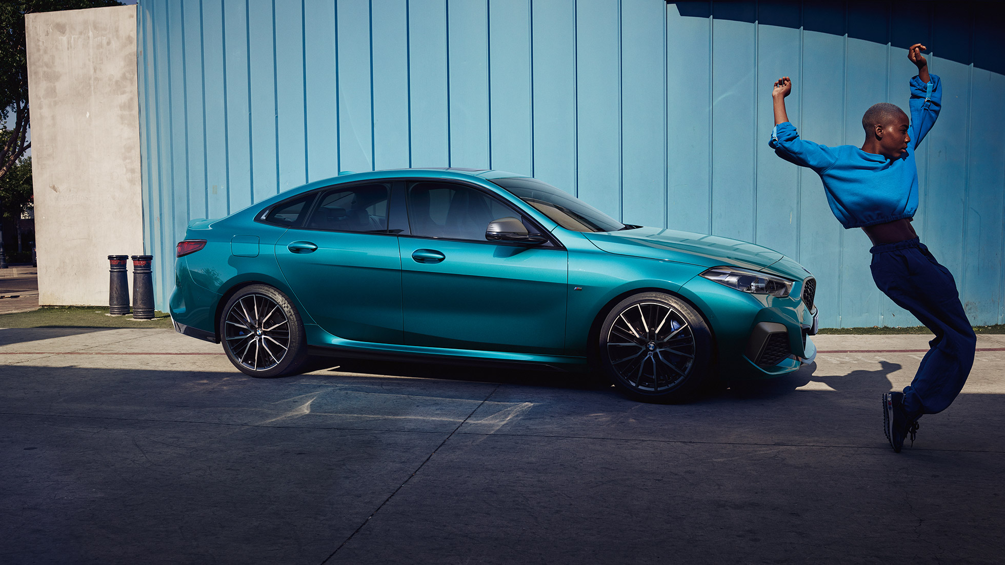 Cazip coupé silueti BMW 2 Serisi Gran Coupé BMW 2 Serisi Gran Coupé Metalik Mavi/Snapper Rocks F44 yandan görünüm