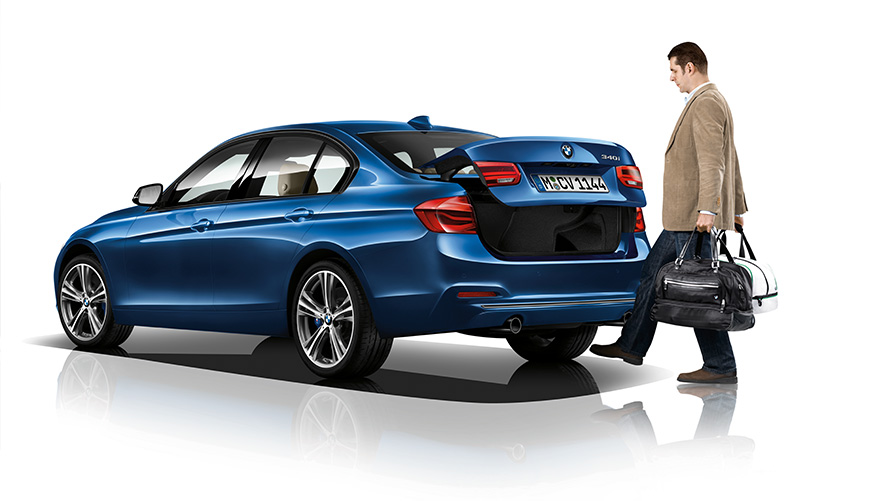BMW 3 Serisi Sedan Temassız Açılan Bagaj Kapağı | BMW Türkiye BMW 3 Serisi Sedan Temassız Açılan Bagaj Kapağı | BMW Türkiye