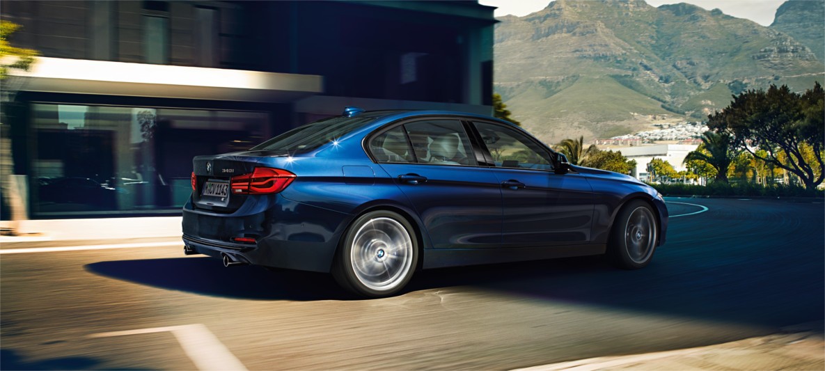 Mercedes C Serisi Ve Bmw 3 Serisi Karsilastirma