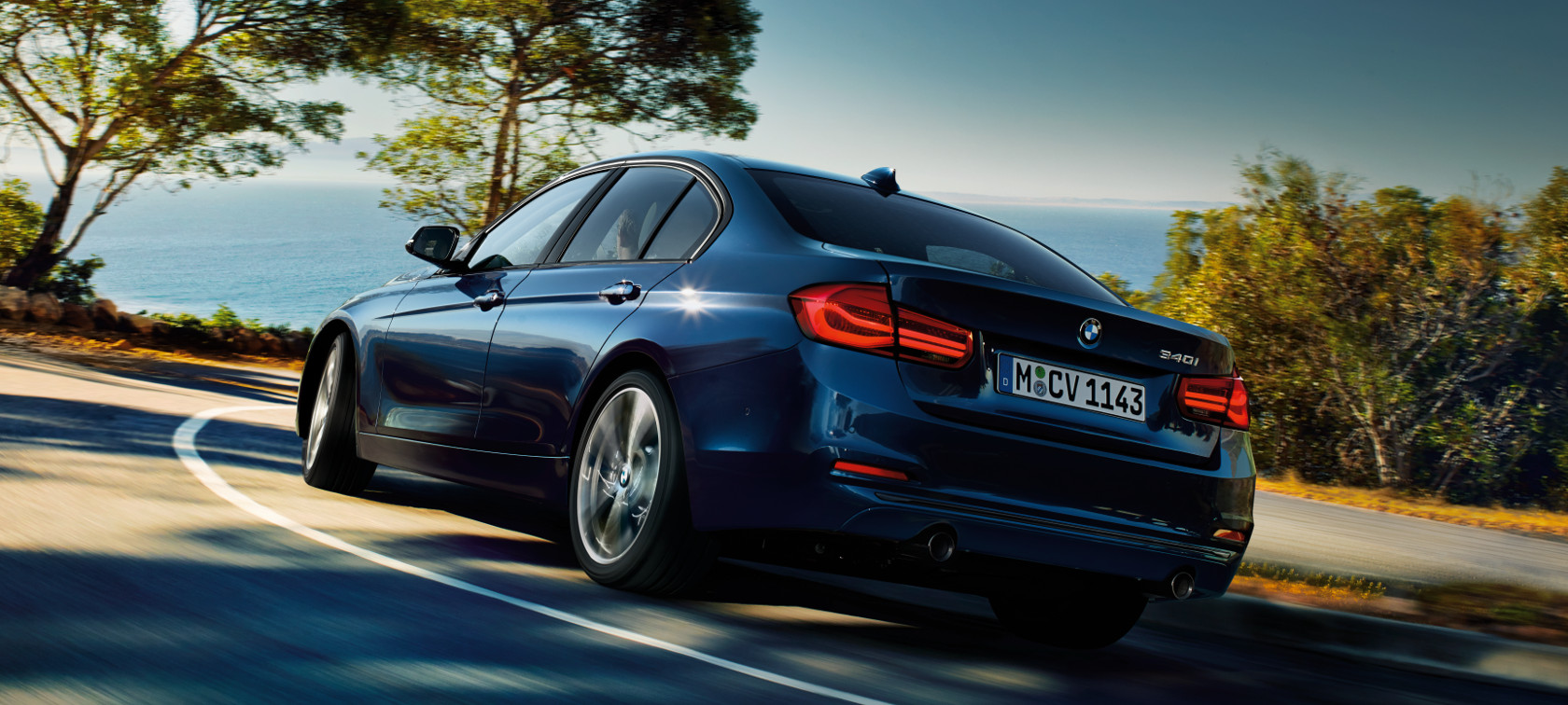 BMW 3 Serisi Sedan 340i | BMW Türkiye BMW 3 Serisi Sedan 340i arkadan görünüm