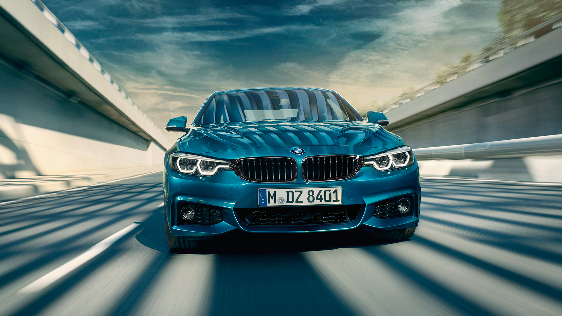 BMW 4 Serisi Coupé‘nin önden hareketsiz görüntüsü BMW 4 Serisi Coupé‘nin önden hareketsiz görüntüsü