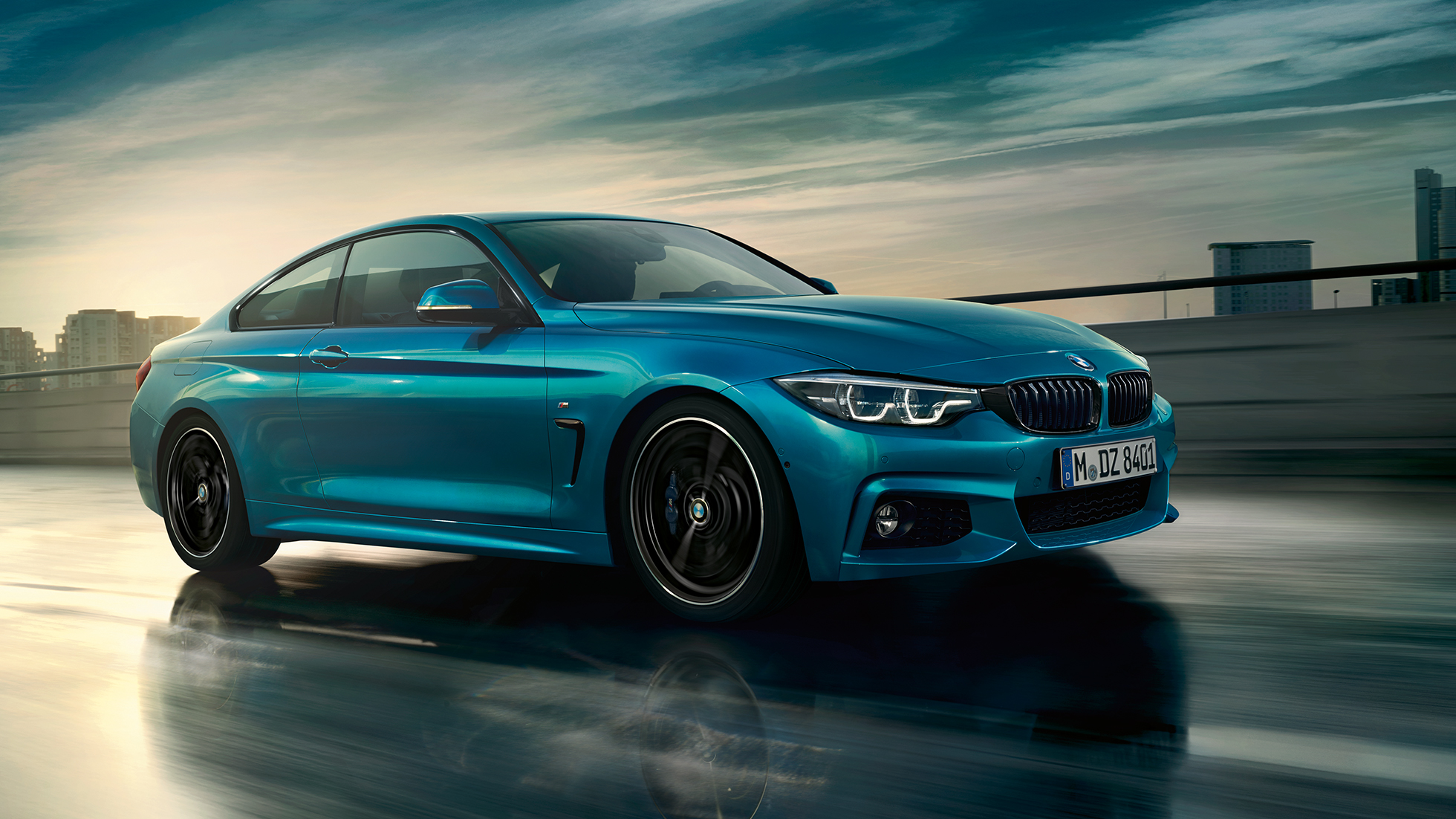 BMW 4 Serisi Coupé, yandan çekim BMW 4 Serisi Coupé, yandan çekim