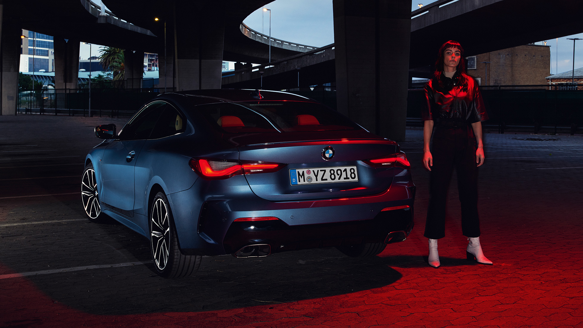 Stop lambaları arkadan görünüm BMW 4 Serisi Coupé G22 Metalik Mavi/Arctic Race BMW 4 Serisi Coupé G22, stop lambaları arkadan görünüm