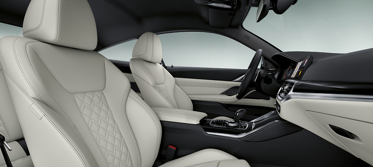 “Merino” Fildişi Beyazı deri döşeme BMW 4 Serisi Coupé Individual G22 İç tasarım “Merino” Fildişi Beyazı BMW Individual deri döşeme BMW 4 Serisi Coupé Individual G22 iç tasarım, kokpit