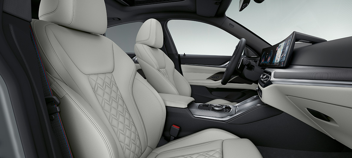 “Merino” Fildişi Beyazı deri döşeme, Yeni BMW 4 Serisi Gran Coupé G26, iç tasarım “Merino” Fildişi Beyazı BMW Individual deri döşeme, Yeni BMW 4 Serisi Gran Coupé G26, iç tasarım, kokpit