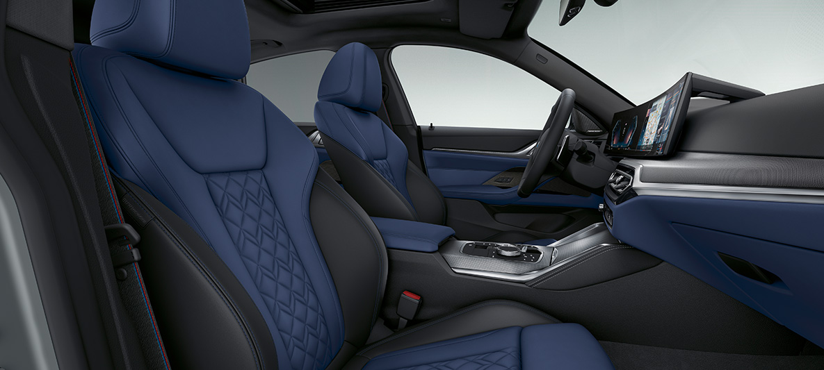 “Merino” Fiyord Mavisi/Siyah deri döşeme, Yeni BMW 4 Serisi Gran Coupé G26, iç tasarım “Merino” Fiyord Mavisi/Siyah BMW Individual deri döşeme, Yeni BMW 4 Serisi Gran Coupé G26, iç tasarım, kokpit