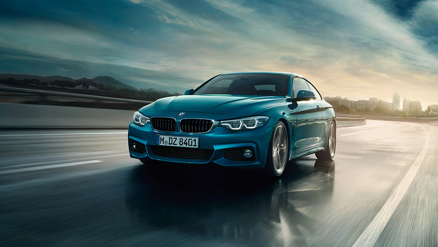 BMW 4 Serisi Coupé F32 yolda önden görünüm BMW 4 Serisi Coupé F32 birinci nesil yolda önden görünüm
