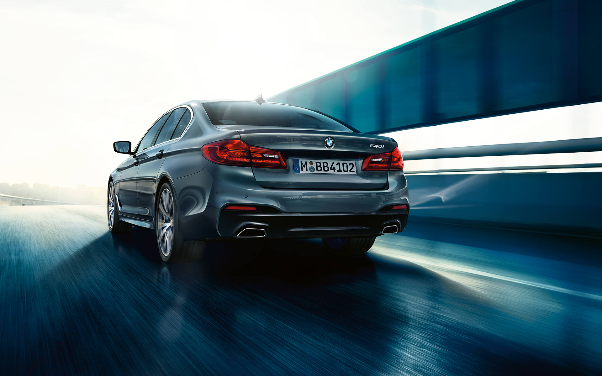 BMW 5 Serisi Sedan Duvar Kağıdı Wallpaper 03 - Metalik Gri / Bluestone BMW 5 Serisi Sedan Duvar Kağıdı Wallpaper 03 - Metalik Gri / Bluestone