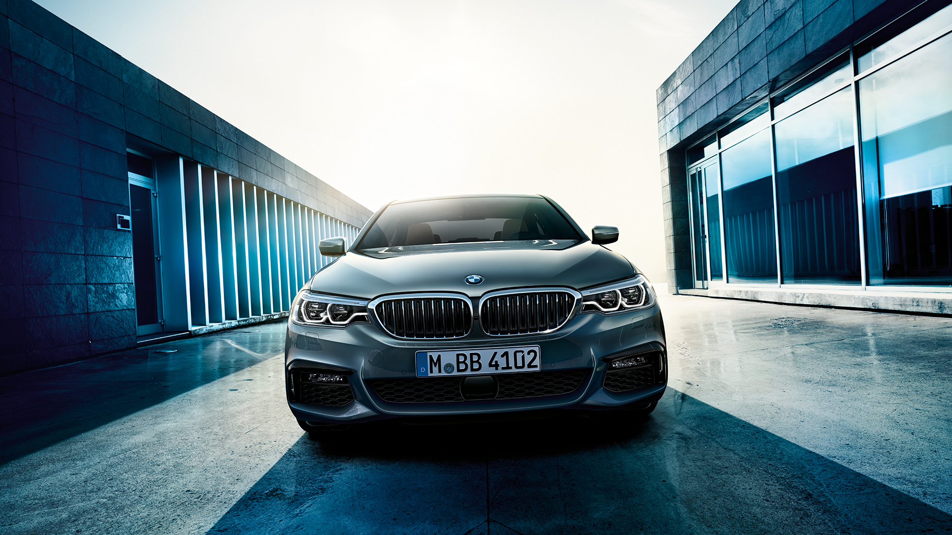 Dış tasarım - BMW 5 Serisi Sedan Dış tasarım BMW 5 Serisi 540i Sedan G30 Metalik Mavi / Bluestone önden görünüm