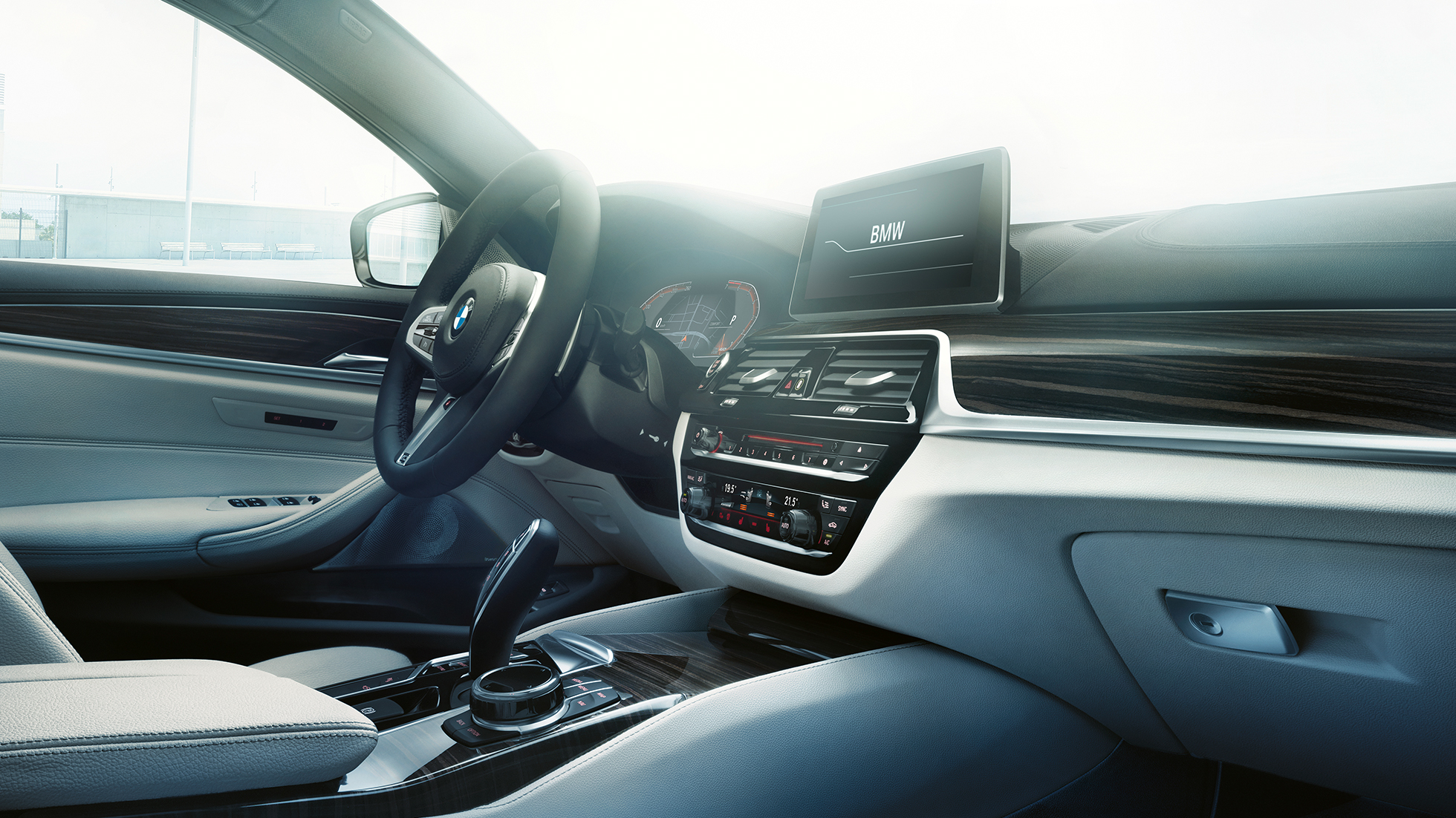 Kokpit BMW 5 Serisi Sedan Kokpit BMW 5 Serisi Sedan öne çıkan özellikler 540i Sedan G30 metalik Bluestone iç tasarım