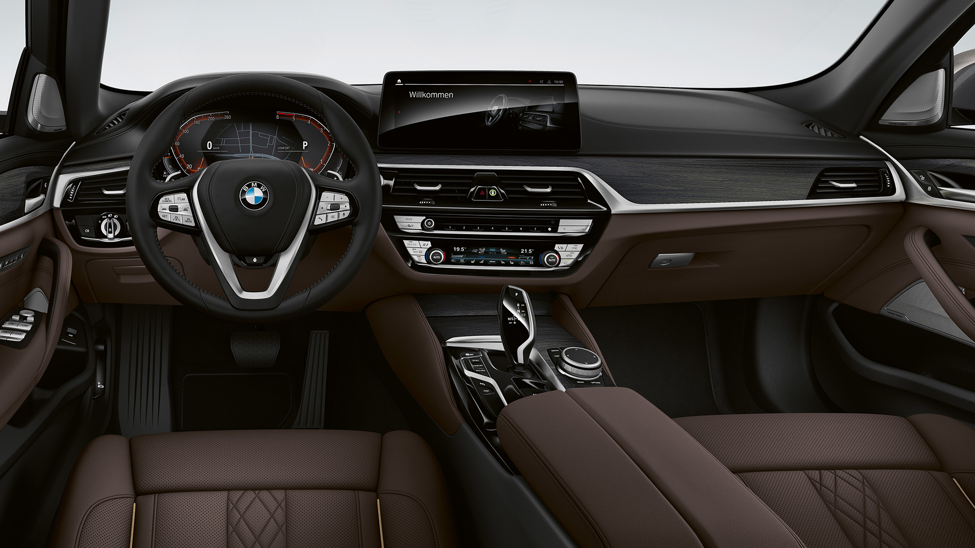 Kokpit BMW 5 Serisi Sedan G30 Luxury Line Kokpit BMW 5 Serisi Sedan 520d xDrive G30 Luxury Line iç tasarıma kontrast fitil ve özel dikişiyle “Nappa” Mokka deri