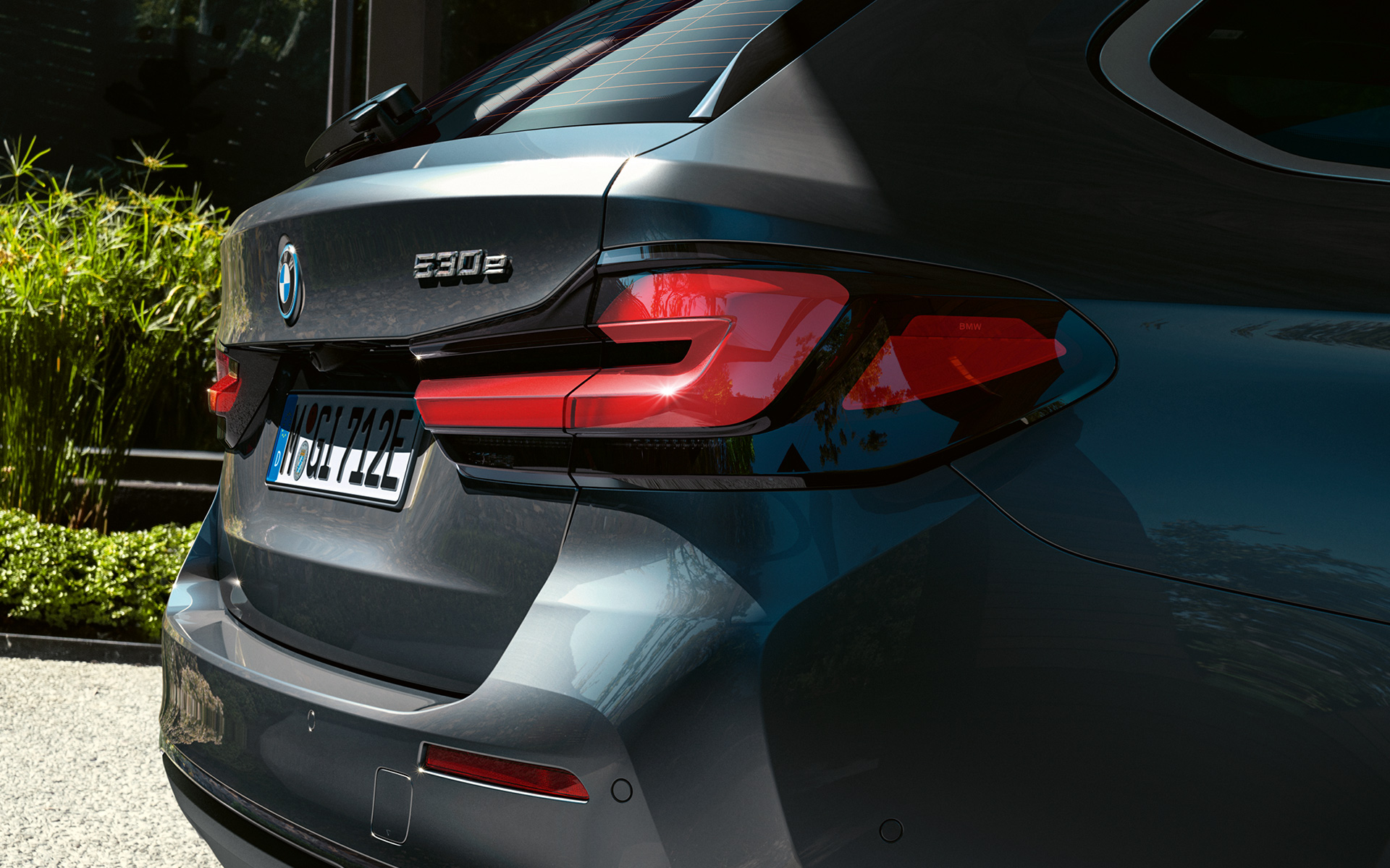 3D stop lambaları, BMW 5 Serisi Touring G31 LCI 3D stop lambaları, BMW 5 Serisi Touring G31, Metalik Gri/Sophisto, arkadan yakın plan çekim