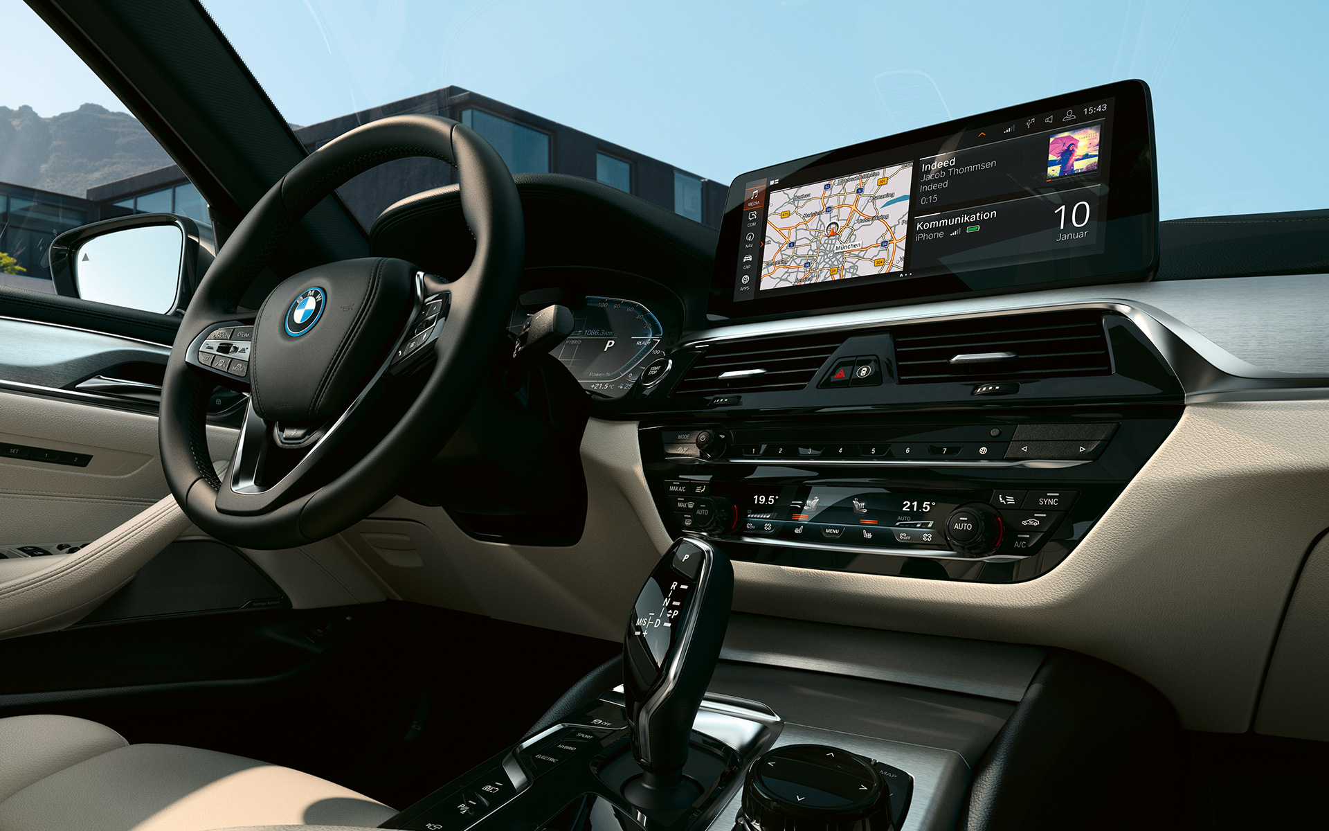 Kokpit, BMW 5 Serisi Touring G31 LCI 4K9 Kokpit, BMW 5 Serisi Touring G31, iç tasarım, Fildişi Beyazı Dakota deri, Parlak Krom vurgu şeritleriyle ince zımparalı alüminyum iç kaplama