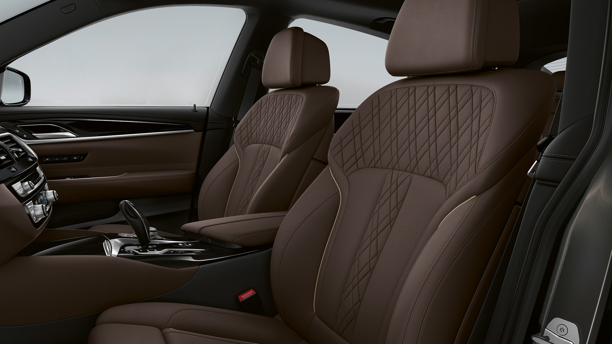 Döşemeler BMW 6 Serisi Gran Turismo Luxury Line G32 Mokka renginde Özel ‘Nappa’ Deri Döşemeler BMW 6 Serisi Gran Turismo G32 640d xDrive Luxury Line iç tasarım