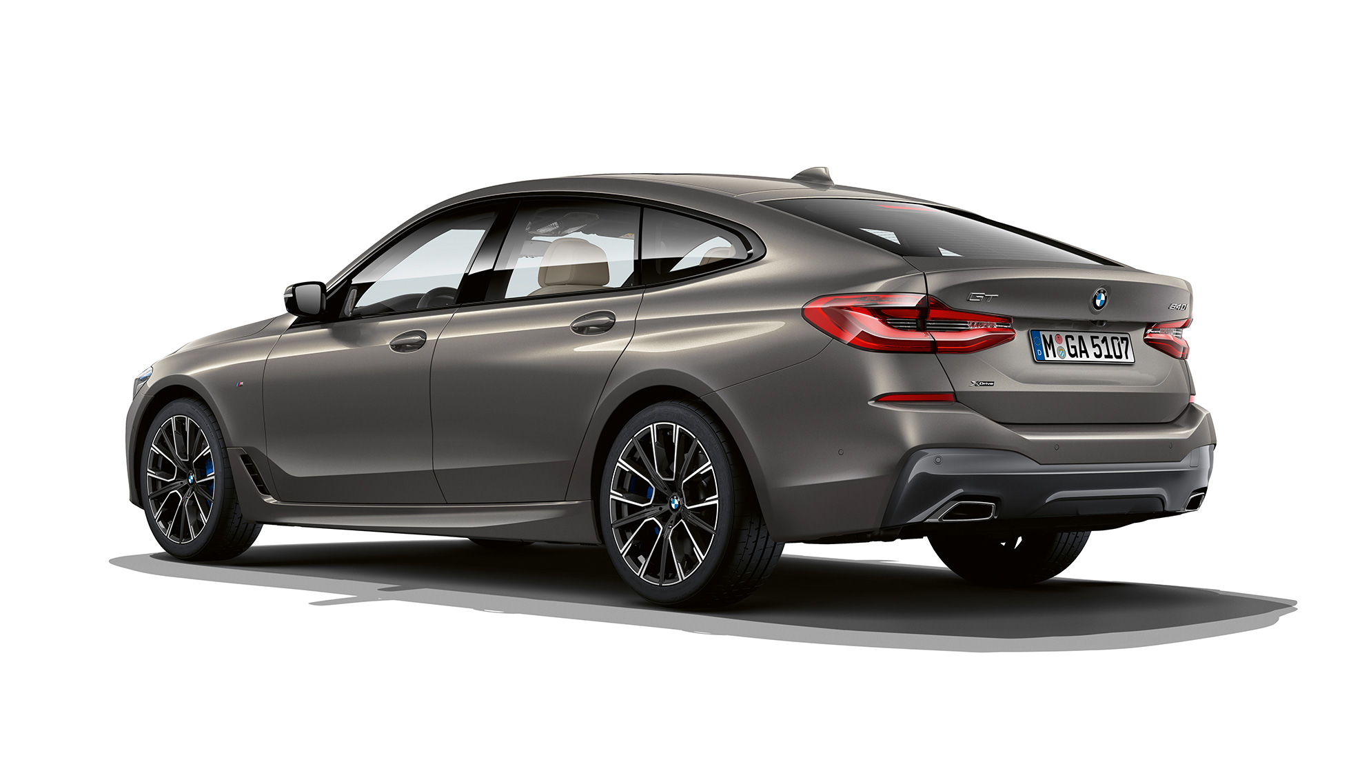 BMW 6 Serisi Gran Turismo M Sport G32 BMW 6 Serisi Gran Turismo G32 640i xDrive M Sport Amber Efektli Metalik Gri/Bernina arkadan görünüm