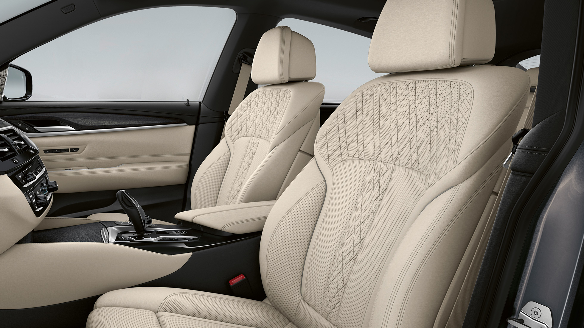 Döşemeler BMW 6 Serisi Gran Turismo M Sport G32 Fildişi Beyazı Özel ‘Nappa’ Deri Döşemeler BMW 6 Serisi Gran Turismo G32 640i xDrive M Sport iç tasarım