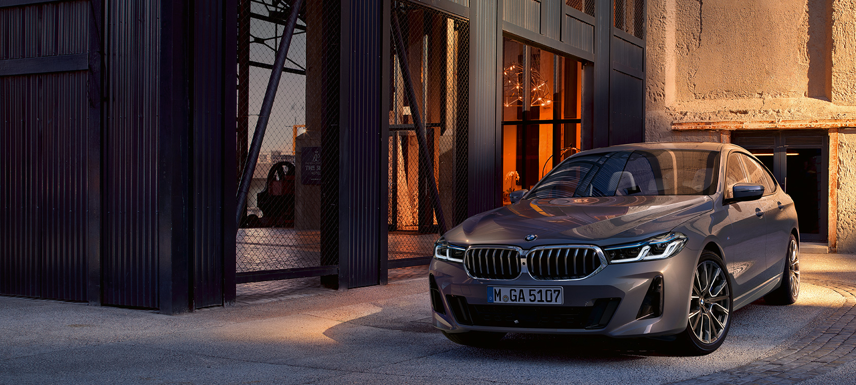 BMW 6 Serisi Gran Turismo G32 BMW 6 Serisi Gran Turismo 640i xDrive G32 Metalik Gri/Bernina hareketsiz halde önden görünüm