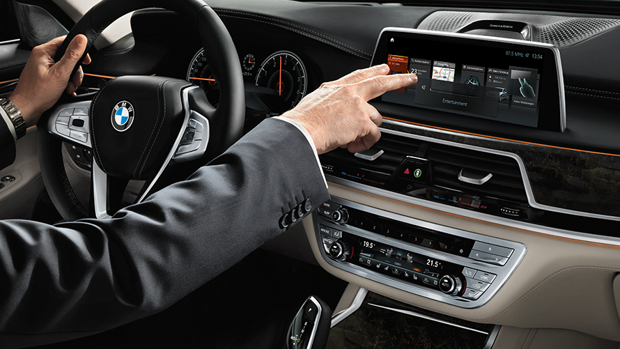BMW 7 Serisi kokpit - Harekete Duyarlı Komut Sistemi BMW 7 Serisi kokpit - Harekete Duyarlı Komut Sistemi