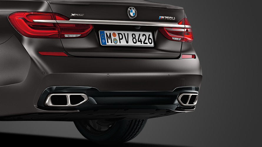 BMW 7 Serisi M760Li xDrive Arka Tasarım Çift Egzoz BMW 7 Serisi M760Li xDrive Arka Tasarım Çift Egzoz