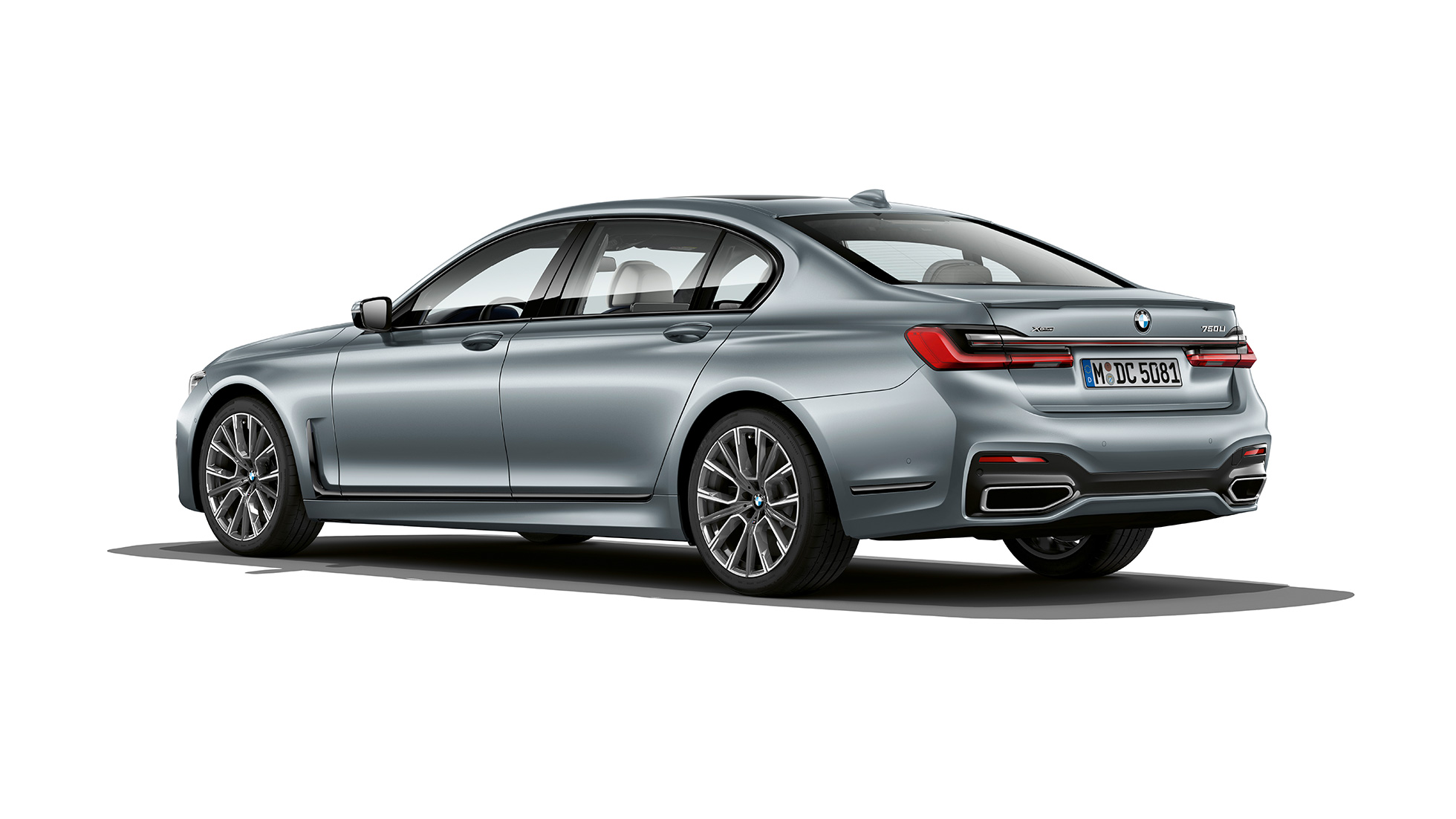 BMW 7 Serisi Coupé, M Excellence, arkadan görünüm Metalik Gri BMW 7 Serisi Sedan M Excellence, arkadan görünüm