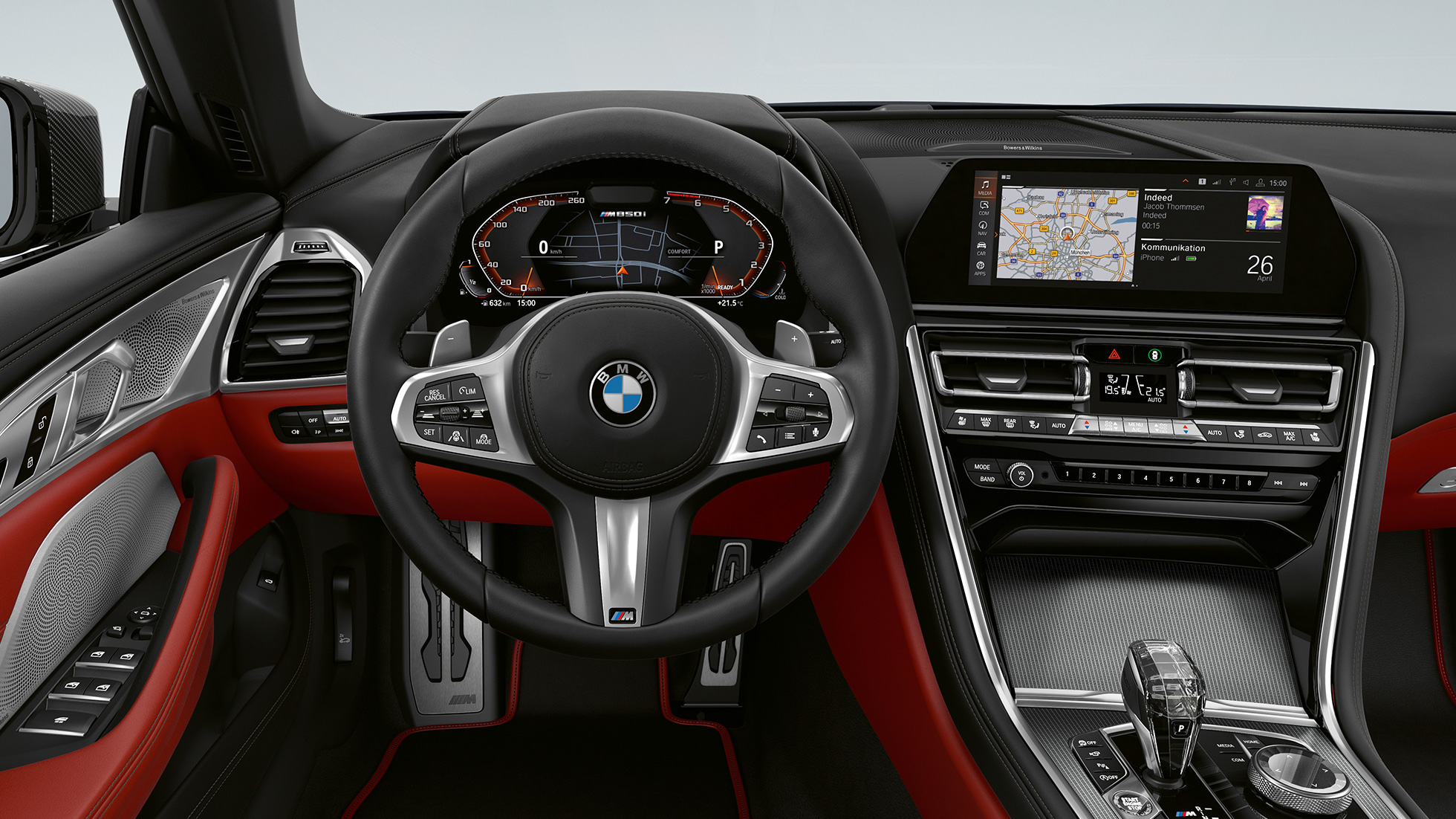 BMW M850i xDrive, Metalik Siyah/Carbon, M deri direksiyonlu Kokpit. BMW M850i xDrive, Metalik Siyah/Carbon, M deri direksiyonlu Kokpit.