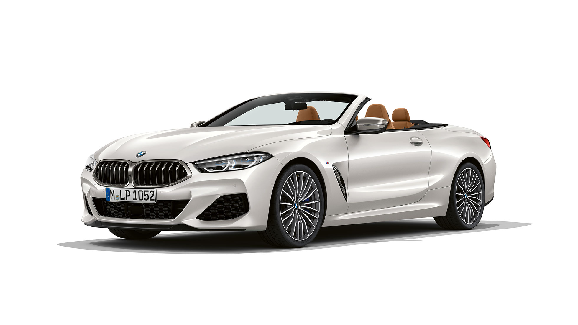 BMW M850i xDrive, Metalik Beyaz/Mineral ön görünüm. BMW M850i xDrive, Metalik Beyaz/Mineral ön görünüm.