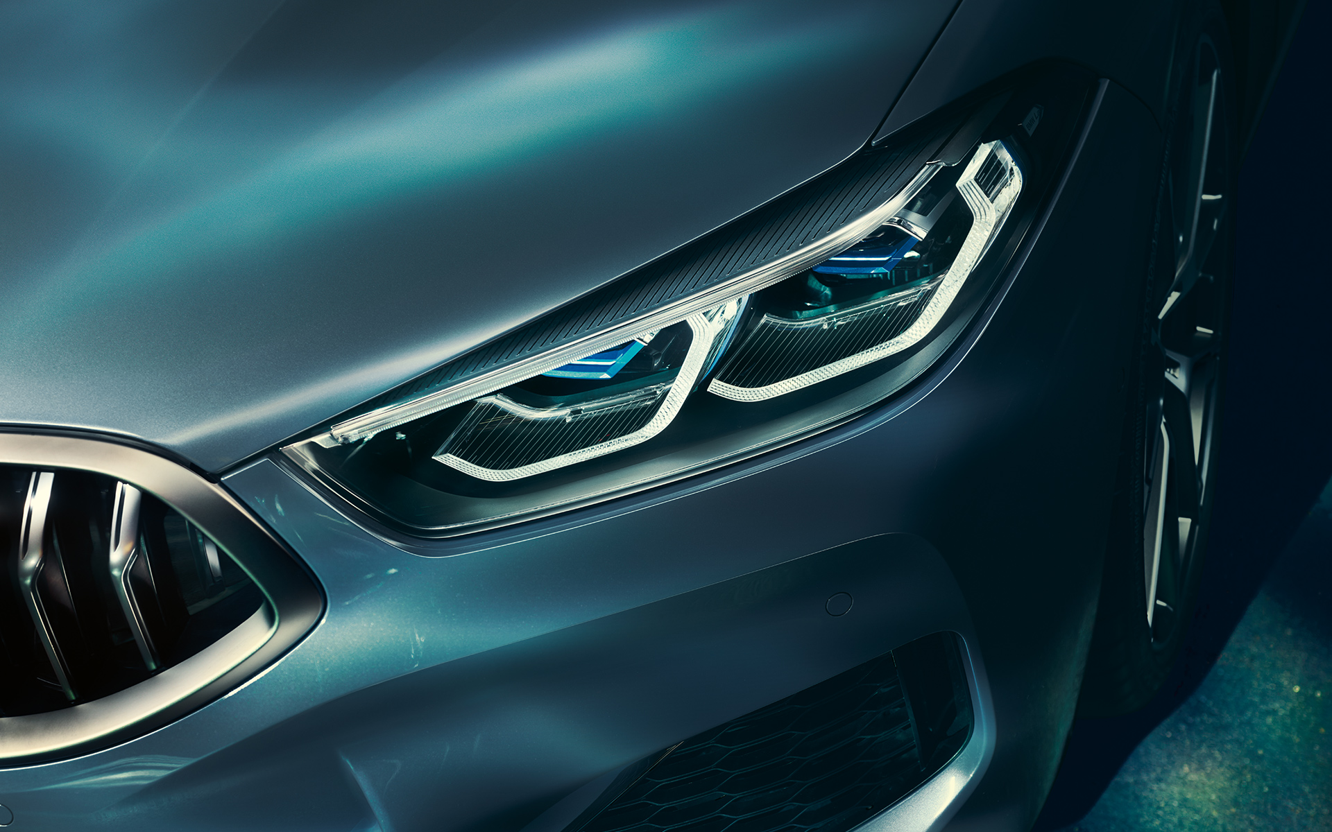 Yeni BMW 8 Serisi Coupé, lazer ışığı Yeni BMW 8 Serisi Coupé'nin lazer ışıklarının yakın plandan çekilmiş görüntüsü.