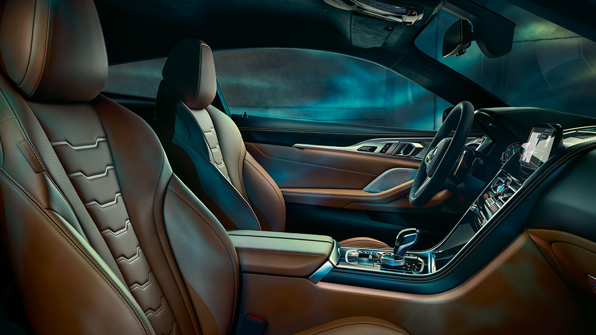 BMW 8 Serisi'nin iç tasarımı. BMW Individual donanımına sahip BMW 8 Serisi Coupé'nin iç tasarımı.