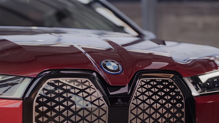 BMW iX i20 elektrikli SUV, dış tasarımda öne çıkan özellikler videosu BMW iX i20 elektrikli SUV, dış tasarımda öne çıkan özellikler videosu