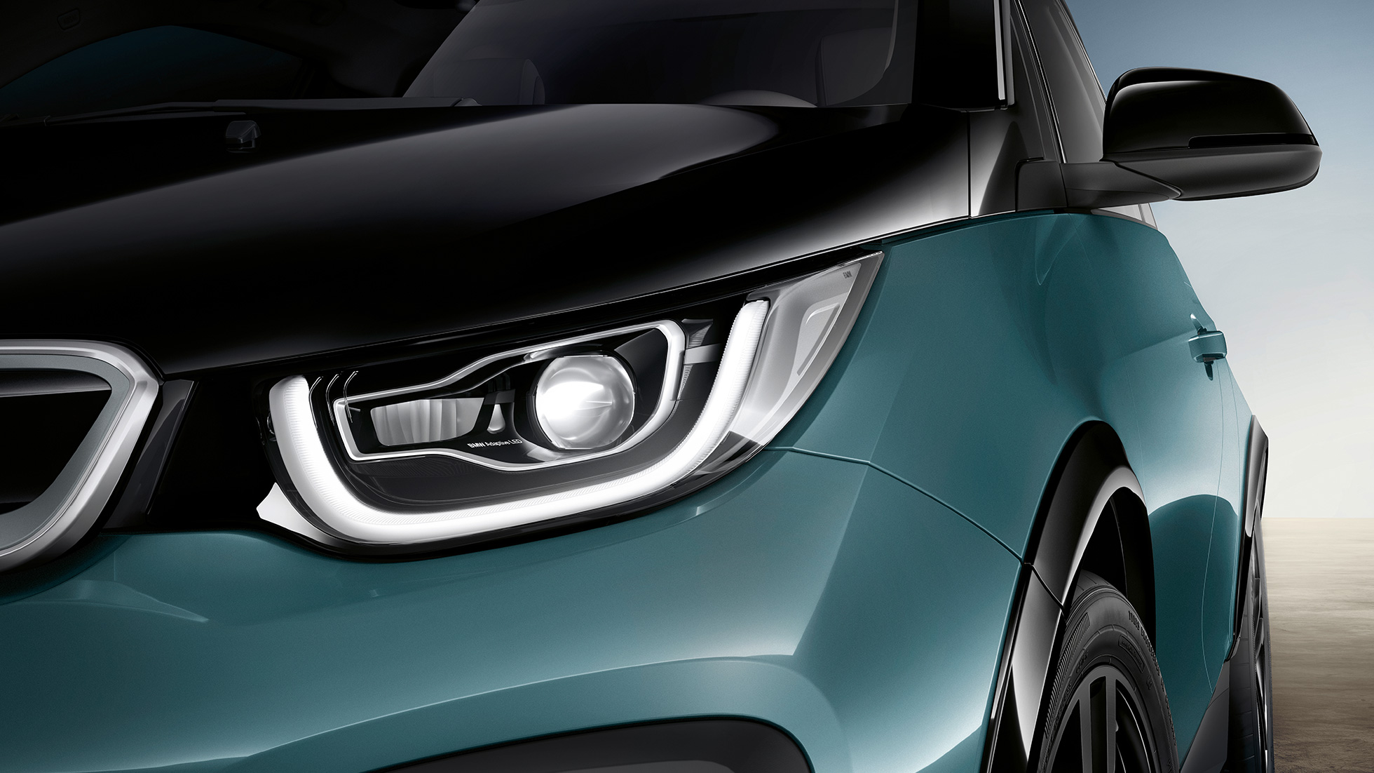 BMW i3, LED farlar BMW i3 I01 Metalik Mat Gri vurgulu Metalik Bej/Jucaro, ön LED farların yakın plan görüntüsü