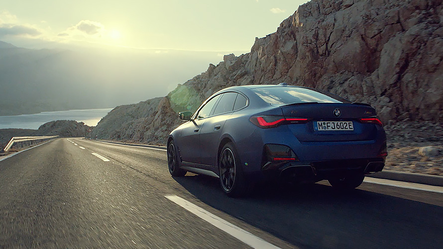 Tamamen elektrikli BMW i4 M50 G26'nın sportif özellikleri hakkında video Tamamen elektrikli BMW i4 M50 G26'nın sportif özellikleri hakkında video