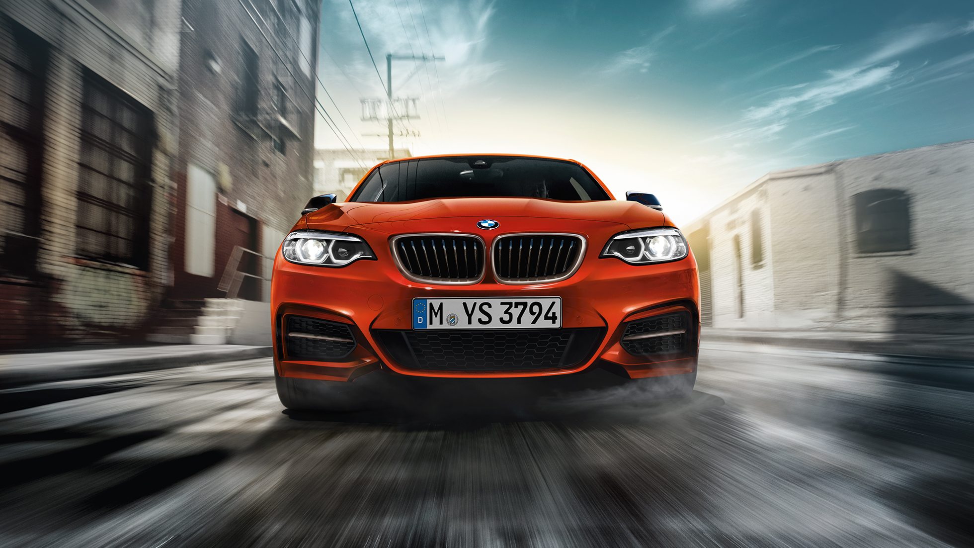 Ön tasarım BMW M240i Coupé Ön tasarım BMW M240i Coupé F22 Metalik Turuncu/Sunset önden görünüm